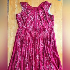 NWOT Julian Taylor read floral lace dress